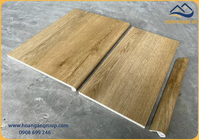 Mặt Đứng Cầu Thang Nhựa Giả Gỗ iWood C20-1